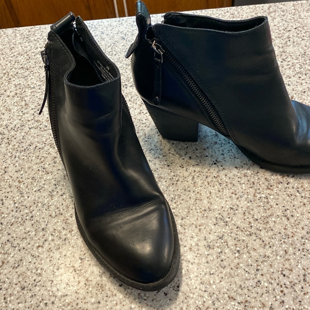 DV ankle boots